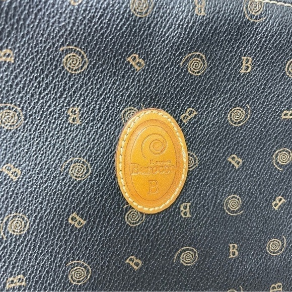 π
ΊIL Nuovo Barocco Made in Italy Signature Brown Leather Crossbody Bag - Picture 8 of 9